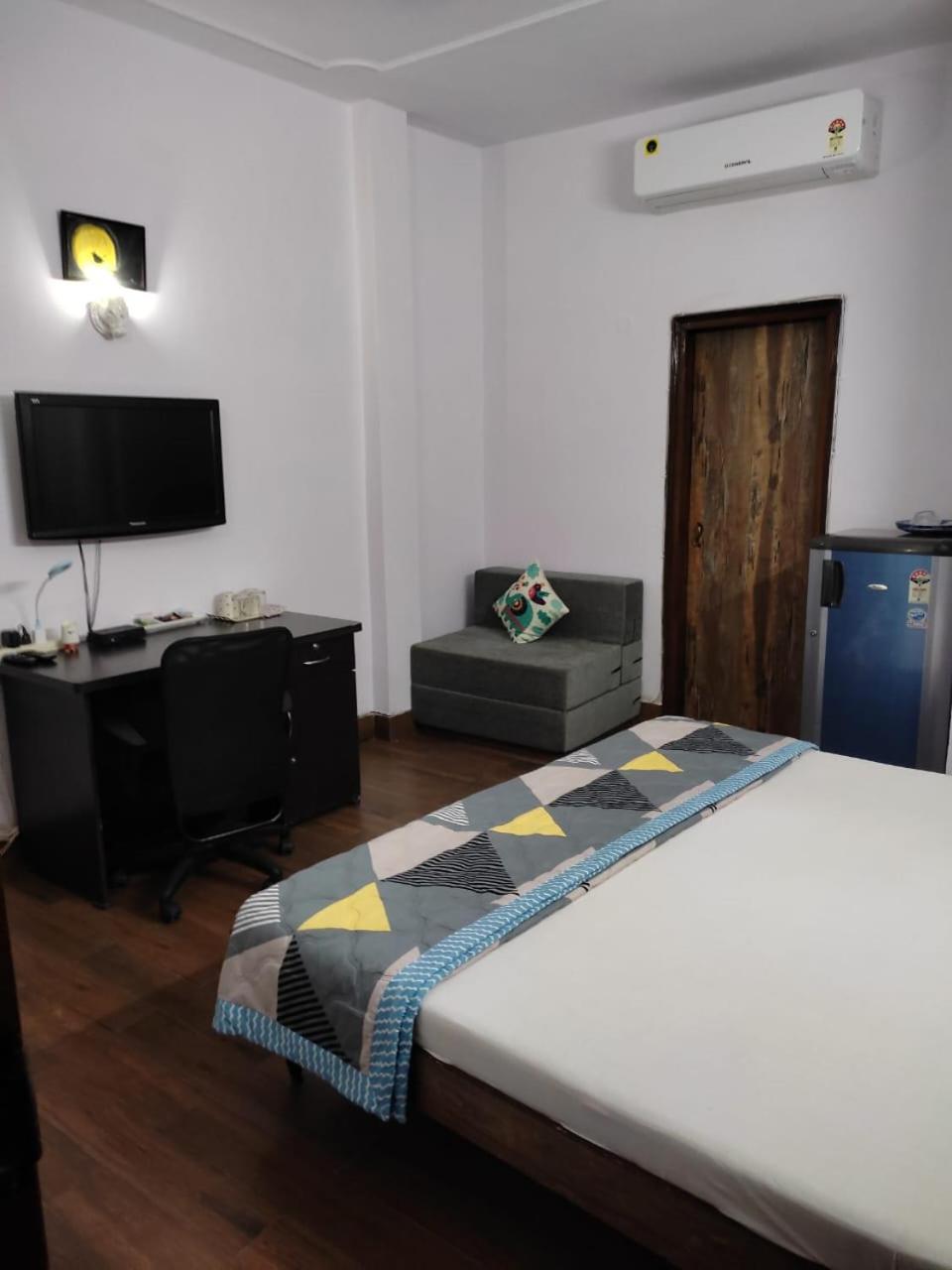 Tatvamasi Homestay Нью-Делі Екстер'єр фото