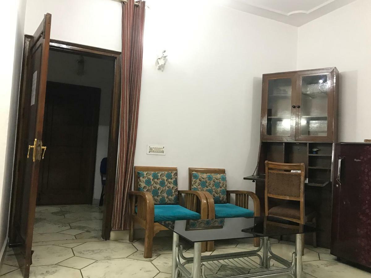 Tatvamasi Homestay Нью-Делі Екстер'єр фото